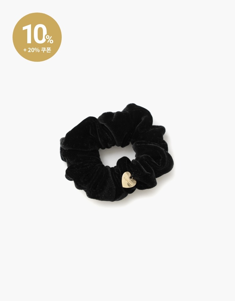 heart charm scrunchie - black velvet